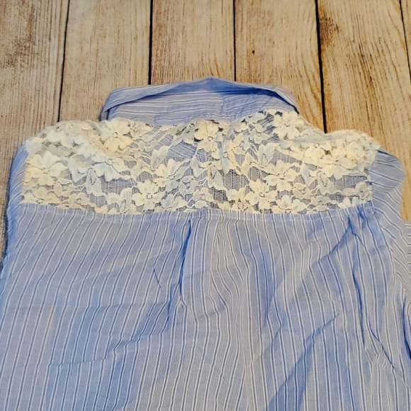 Forever 21 Striped Button Up Blouse, Size S, NWT - Picture 4 of 5